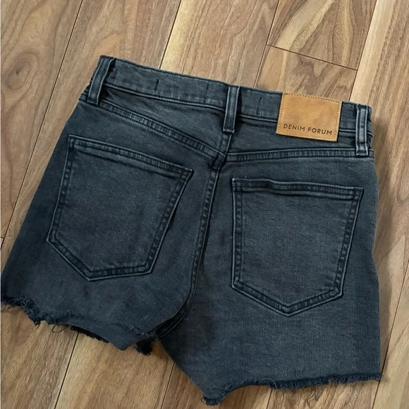 Denim Forum Romy Short - Picture 3 of 4